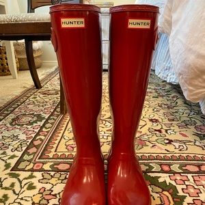 ✨PERFECT CONDITION RED GLOSS HUNTER BOOTS✨